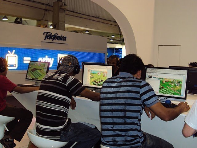 Colheita Feliz no Campus Party Colheita Feliz no Campus Party